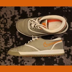 Women's Nike Lunarlon sneakers. Size 7.